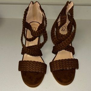 Women's shoes